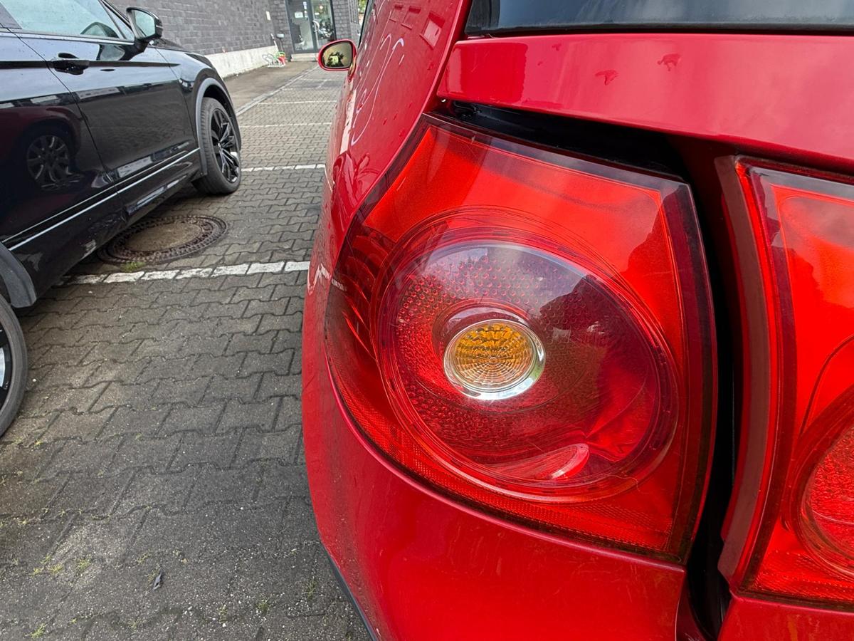 VW Golf V original Rücklicht Rückleuchte außen links Fließheck BJ04